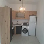 Apartmán Renovated 2 Bedroom In Light House Paphos