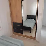 Renovated 2 Bedroom In Light House *