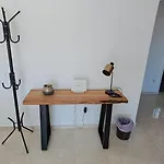 Renovated 2 Bedroom In Light House
