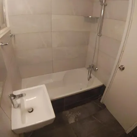 Renovated 2 Bedroom In Light House * Paphos