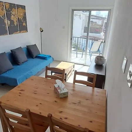 Renovated 2 Bedroom In Light House *