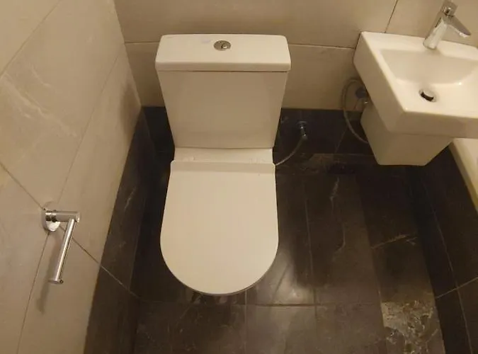 Renovated 2 Bedroom In Light House