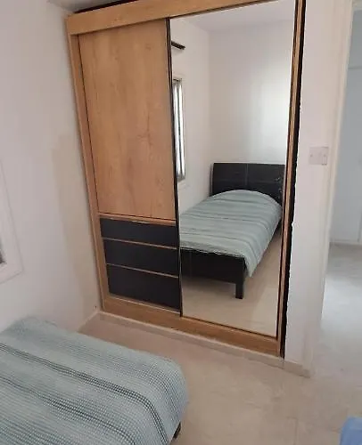 Renovated 2 Bedroom In Light House *