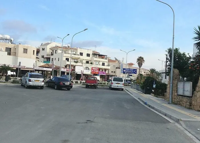 Renovated 2 Bedroom In Light House