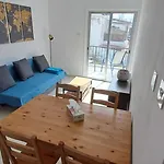 Renovated 2 Bedroom In Light House *