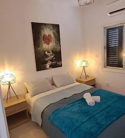 Luxury In Light House Apartment *