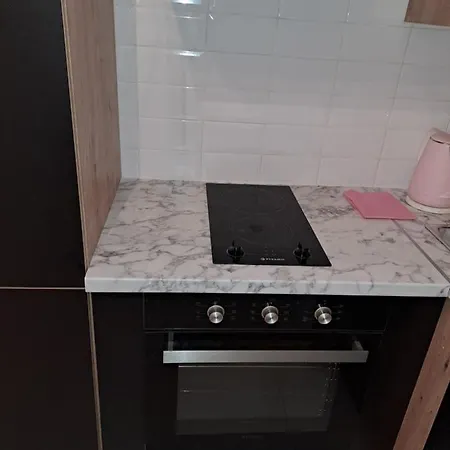 Renovated 2 Bedroom In Light House Pafos