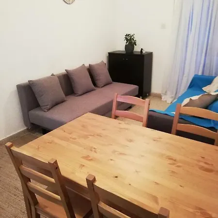 Renovated 2 Bedroom In Light House *