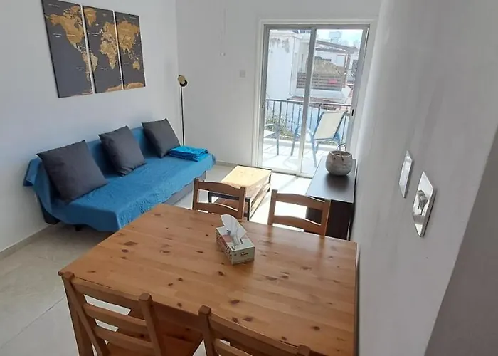 Renovated 2 Bedroom In Light House *